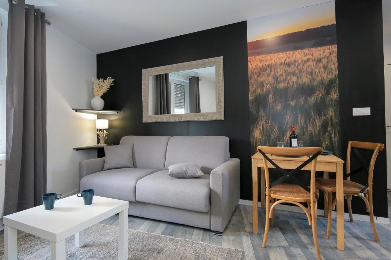 Les Champs, T2 Hypercentre Chic Et Cosy Wifi Par Sovalfi Leilighet Saint-Etienne  Eksteriør bilde